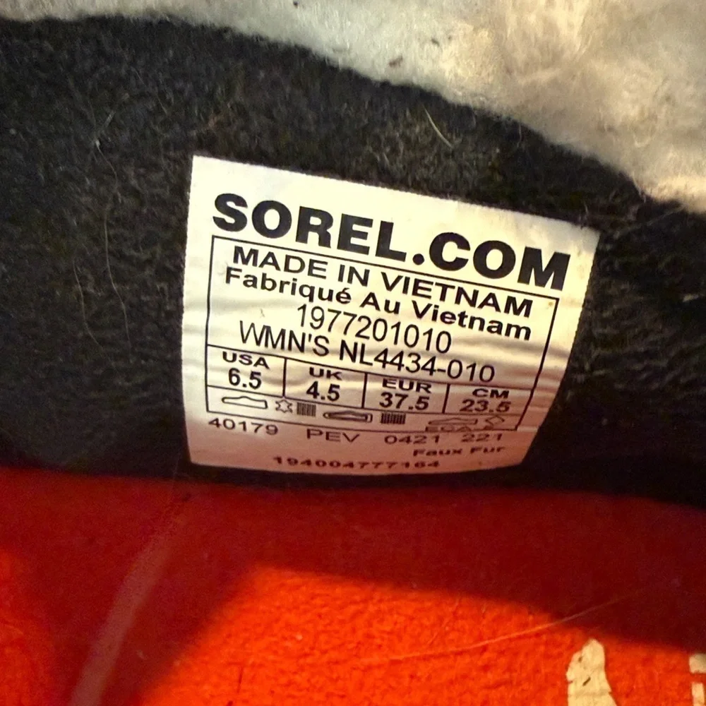 Sorel Women’s Out N' About III Conquest Waterproof Boot - size 6.5